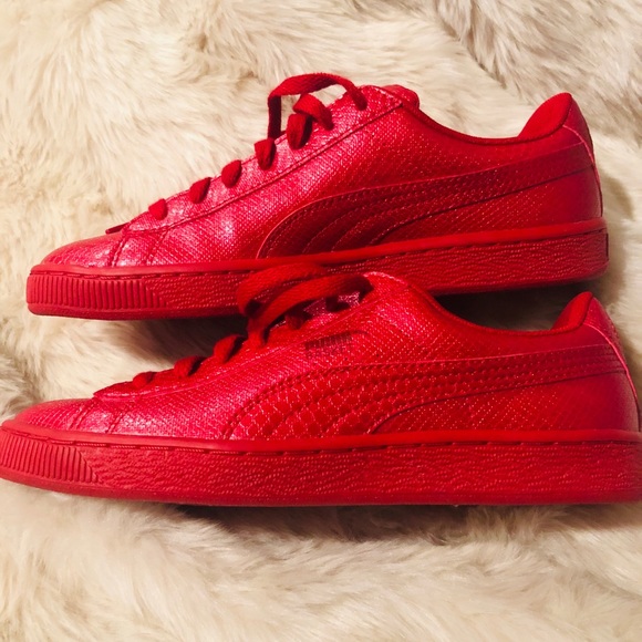 red and white pumas